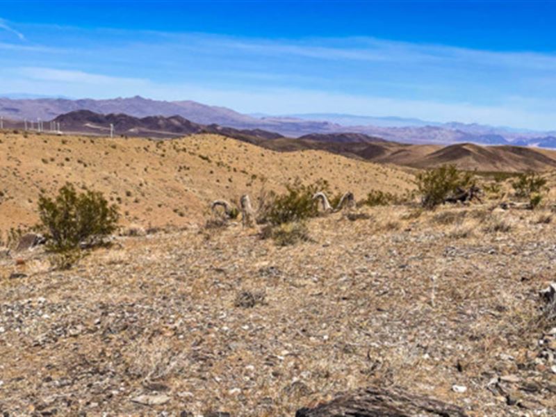 Off-Grid in The Shadow of Lake Mead : Temple Bar Marina : Mohave County : Arizona