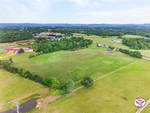18 Ac with Older Home and Barn : Albany : Clinton County : Kentucky