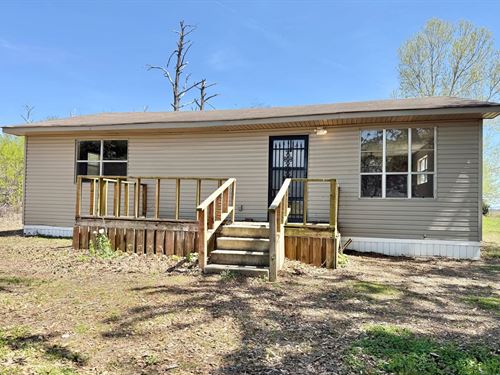 2 Bedroom / 1 Bath Home On.5 Acre : Parkin : Cross County : Arkansas