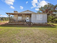 The Farmhouse Escape : Baxley : Appling County : Georgia