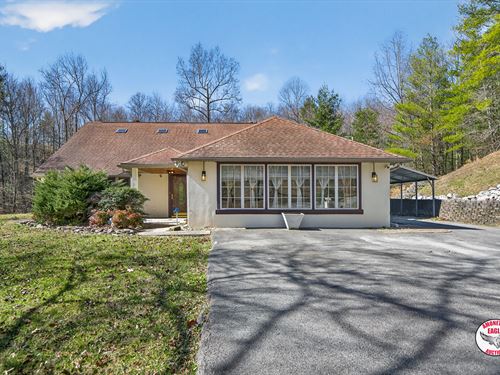 Home on 4+/- Acres : Oneida : Scott County : Tennessee