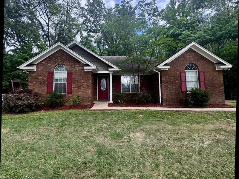 Home in Yazoo County at 1830 Woodla : Yazoo City : Yazoo County : Mississippi