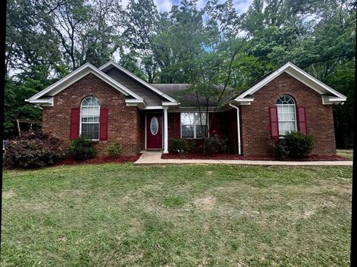 Home in Yazoo County at 1830 Woodla : Yazoo City : Yazoo County : Mississippi