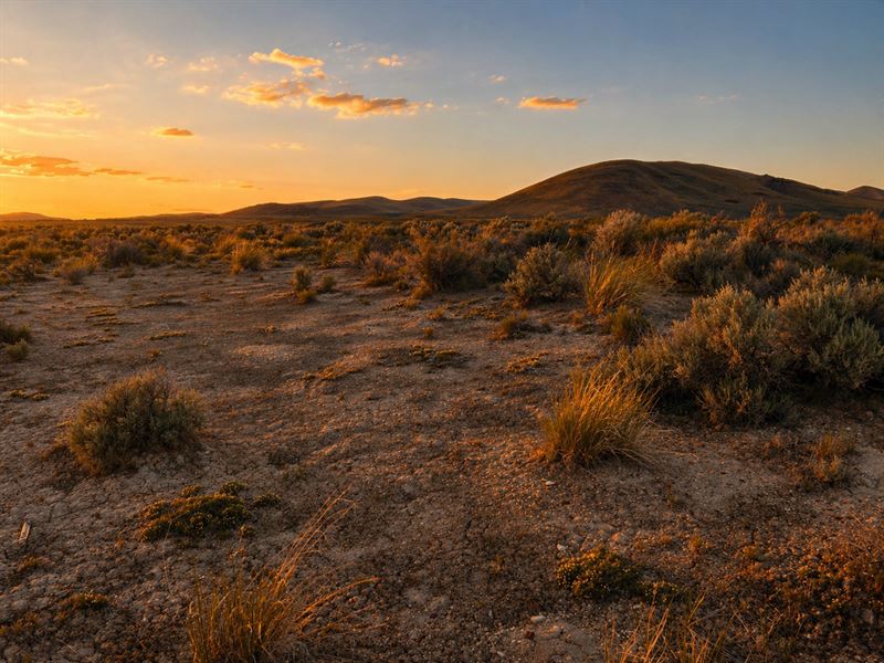 Scenic Off Grid Lot in Spring Creek : Spring Creek : Elko County : Nevada