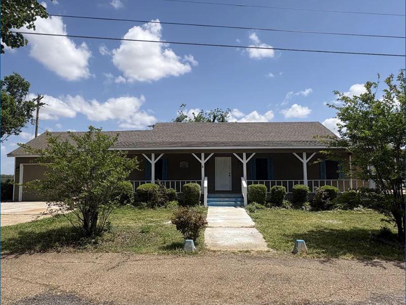 Home in Bolivar County at 161 Smith : Cleveland : Bolivar County : Mississippi