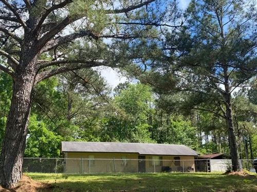New Hebron Retreat 3 BR Home on 2 : New Hebron : Lawrence County : Mississippi
