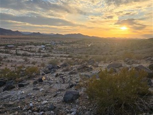 Beautiful Farm and Mountain Views : Maricopa : Pinal County : Arizona