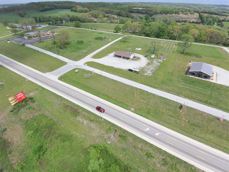 Commercial Building & Acreage : Houston : Texas County : Missouri