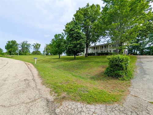 Spacious Home, Beautiful Setting : Thayer : Oregon County : Missouri