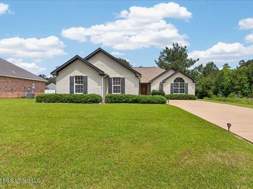 Home in Fox Chase Subdivision, McCo : McComb : Pike County : Mississippi