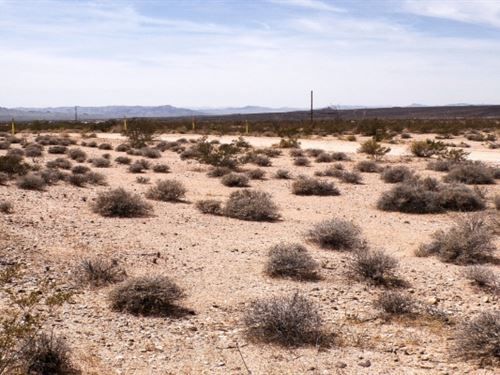 A Custom Build. A Weekend Retreat : Yucca : Mohave County : Arizona