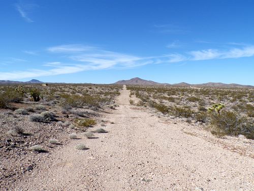 Your Desert Basecamp Near Lake Mead : Meadview : Mohave County : Arizona