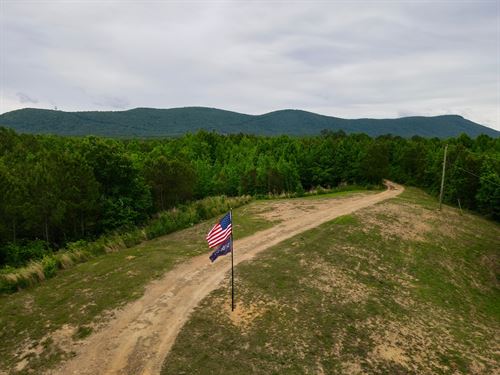 Mountaintop Retreat in Talladega : Talladega : Alabama
