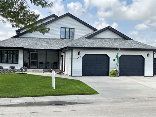 Stunning Open-Concept Home : Torrington : Goshen County : Wyoming