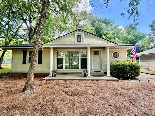 Home in Bolivar County at 412 S Vic : Cleveland : Bolivar County : Mississippi