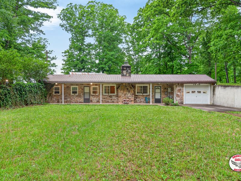 Home & 3+/- Acres : Baxter : Putnam County : Tennessee