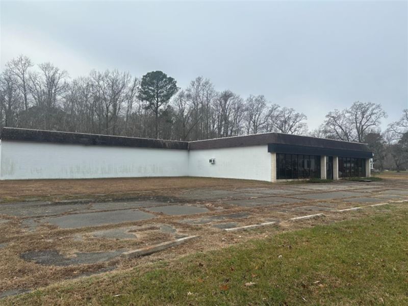 Large Warehouse on Gwynn's Island : Gwynn : Mathews County : Virginia