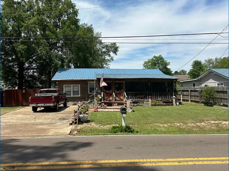 Home in Rankin County at 3922 Old : Pearl : Rankin County : Mississippi