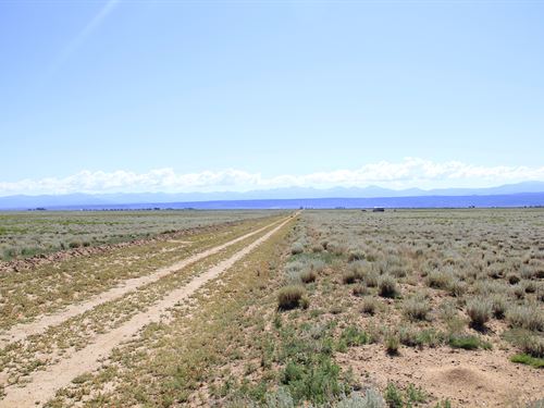 10 Acres, No HOA & Mountain Views : San Luis : Costilla County : Colorado