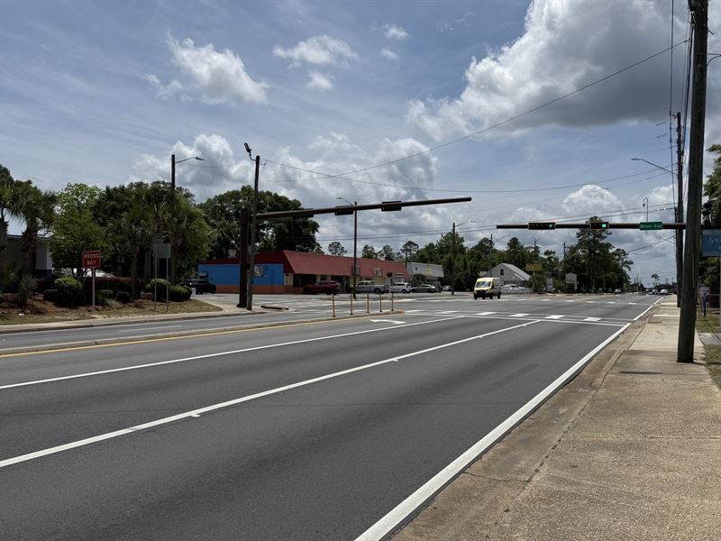 9 Acre Highway Frontage Development : Defuniak Springs : Walton County : Florida