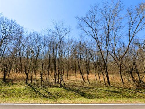 Near Lake, Private, Owner Financing : Edwards : Benton County : Missouri