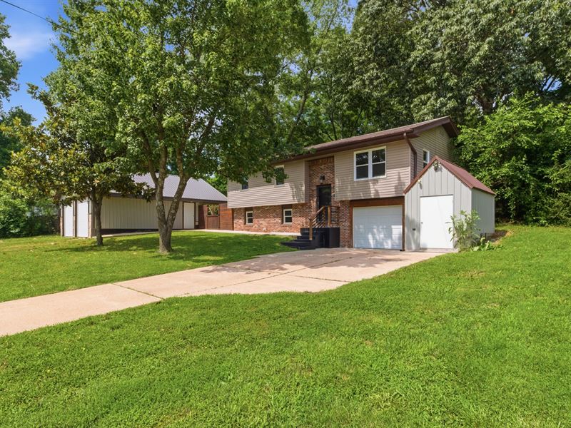5 BR 2 BR Home in West Plains, MO : West Plains : Howell County : Missouri