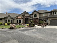 Premier Snake River Estate : Adrian : Malheur County : Oregon