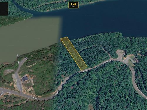 Stunning Lake Front Property : Pittsville : Pittsylvania County : Virginia