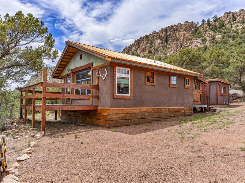 Conway's Artisan Cabin : Westcliffe : Custer County : Colorado