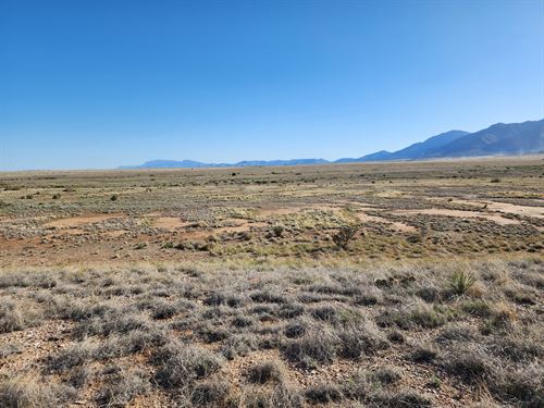 Desert Land, Valencia NM : El Cerro Mission : Valencia County : New Mexico