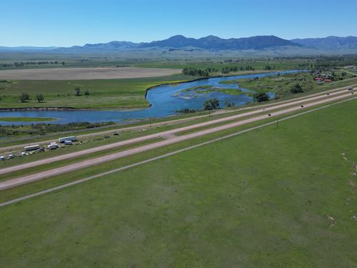 High Visibility Acreage Interstate : Cascade : Montana