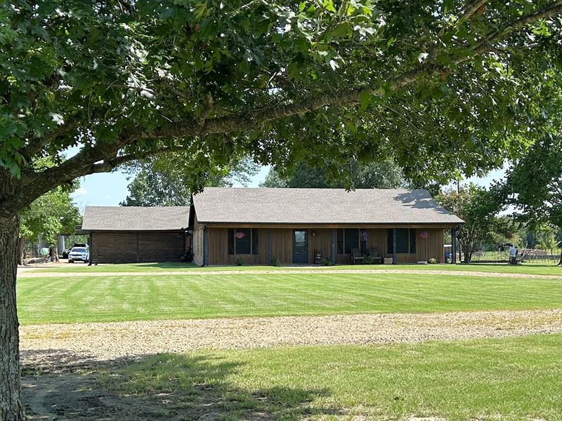 13 Acre Country Home with Shop : Paris : Lamar County : Texas