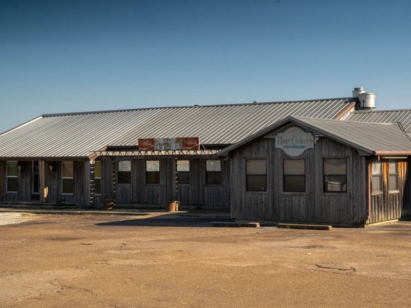 Commercial Building on 3 Acres : Yazoo City : Yazoo County : Mississippi