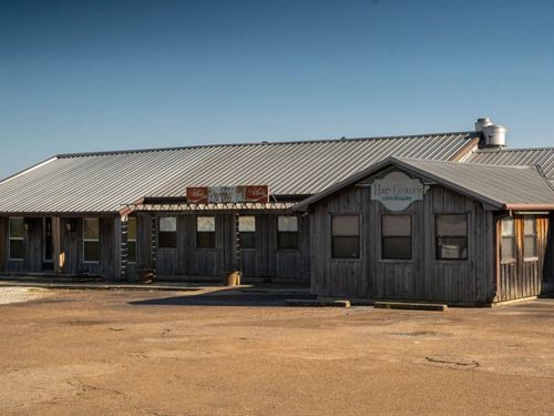 Commercial Building on 3 Acres : Yazoo City : Yazoo County : Mississippi