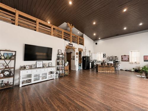 Custom-Built 2,600-Square-Foot : Penrose : Fremont County : Colorado