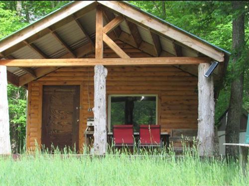 Off The Grid Hunting/Fishing Cabin : Grand Marais : Alger County : Michigan